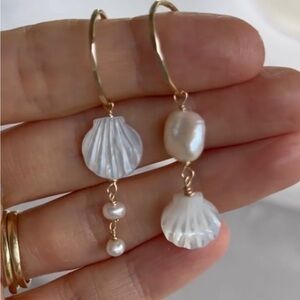 Set of two pairs James Michelle earrings